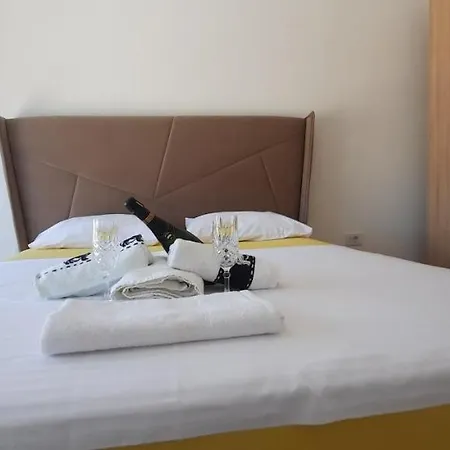 Studio Apartments Jupo Ulcinj Exterior photo